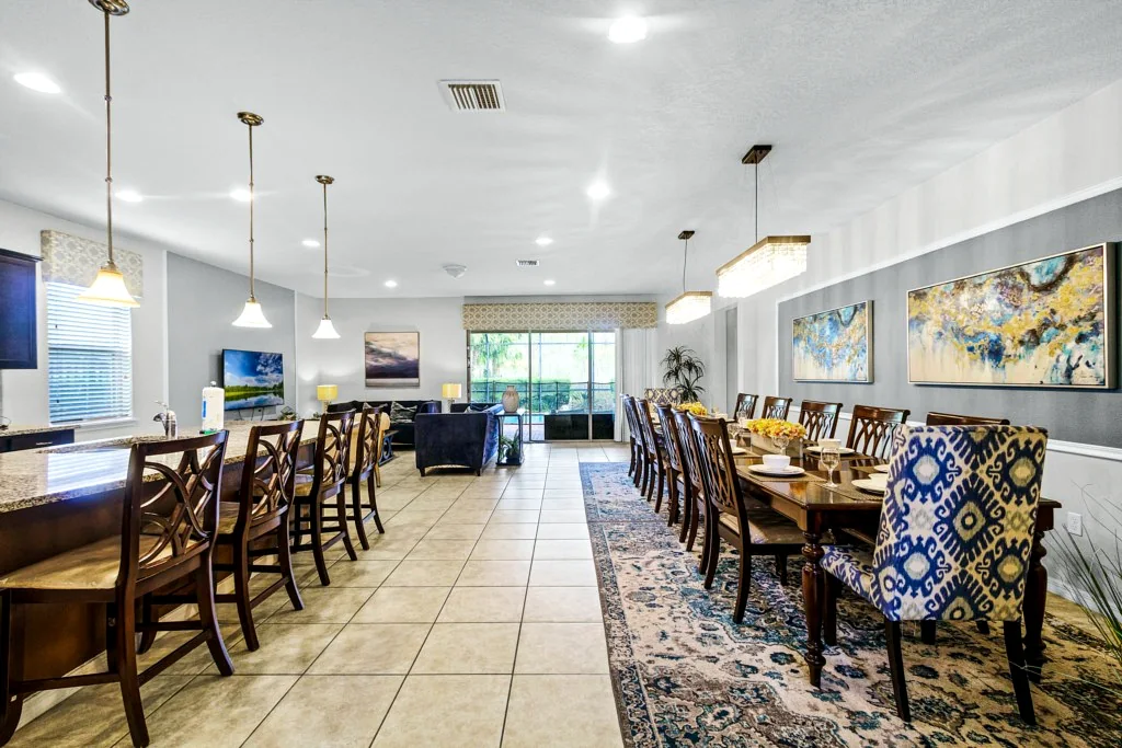 Nice Palms open plan living and dining area
